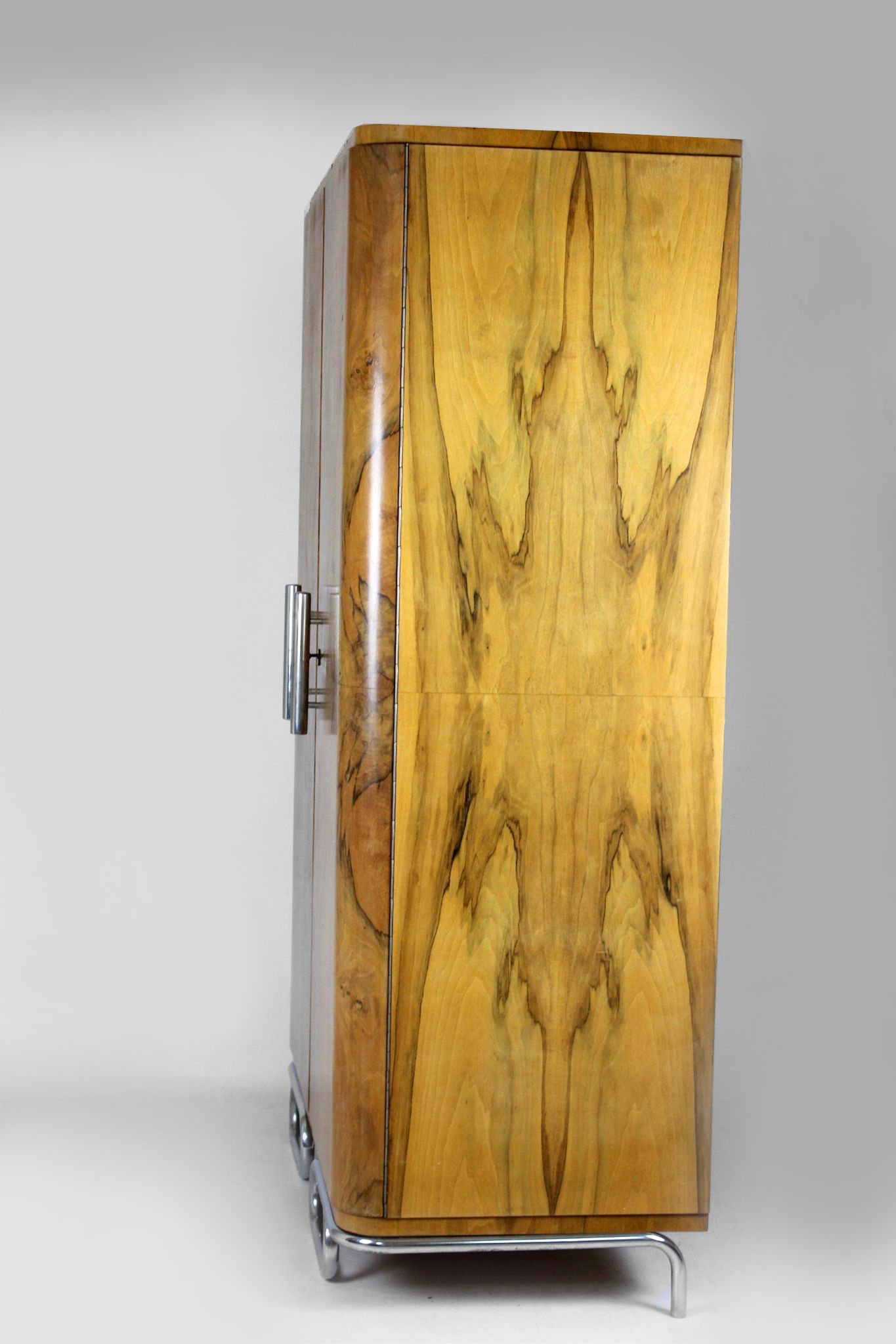 Bauhaus chromed tubular steel wardrobe, 1930s