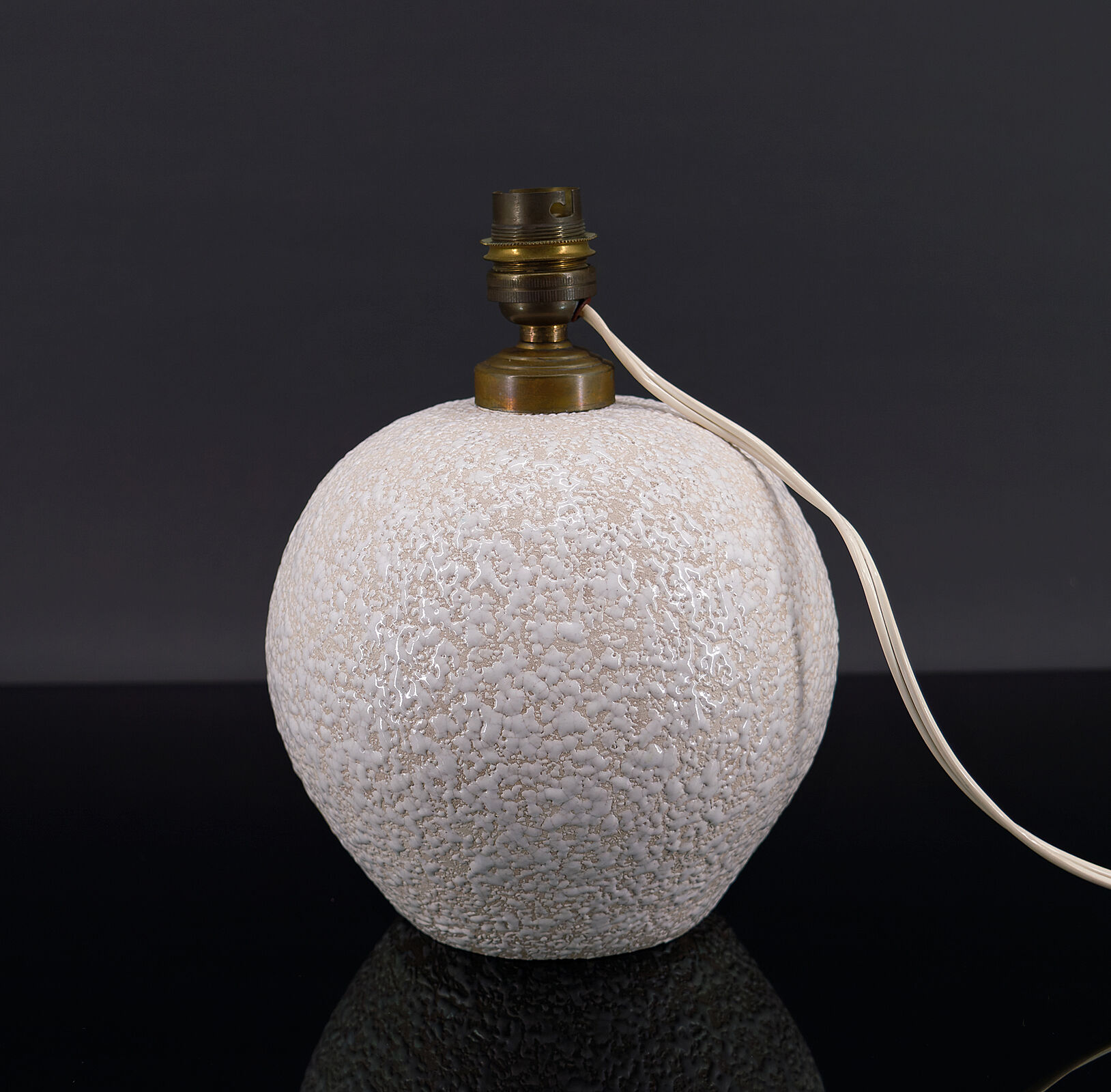 White ceramic lamp Besnard style, circa 1930