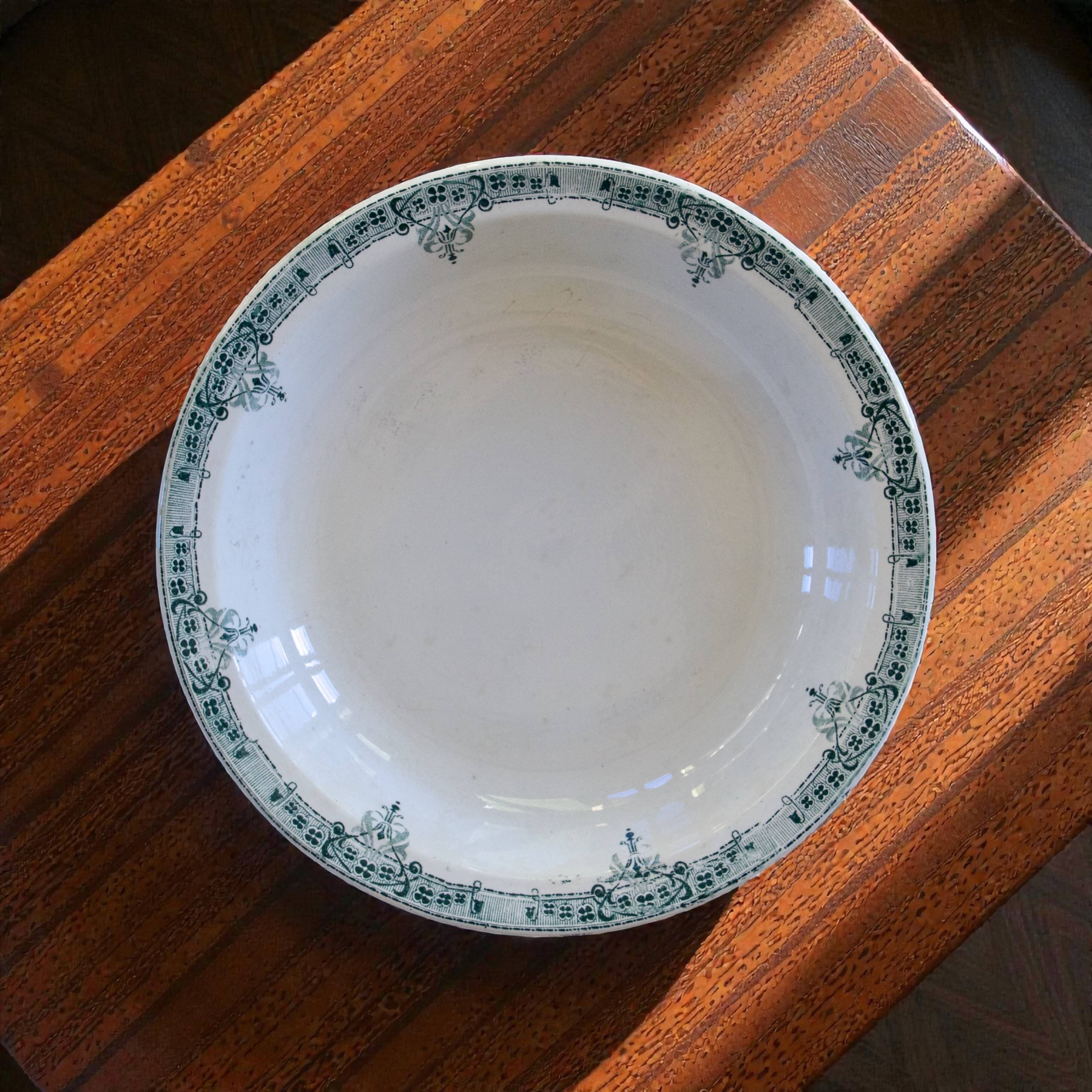 Large deep salad bowl from the 19th century, ironstone, signed Sarreguemines "Verdun".