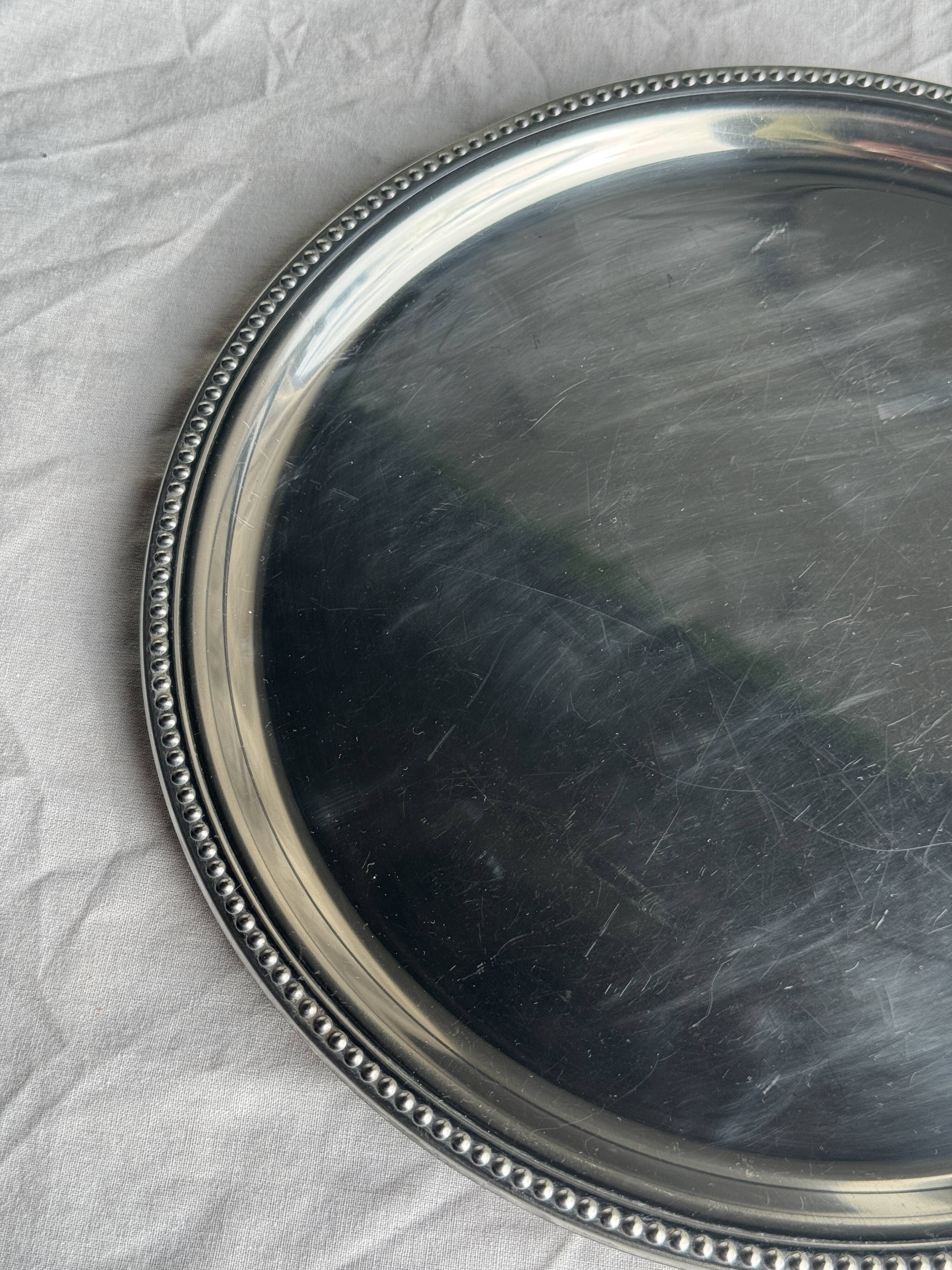 Vintage circular plate with pearl stripe D27