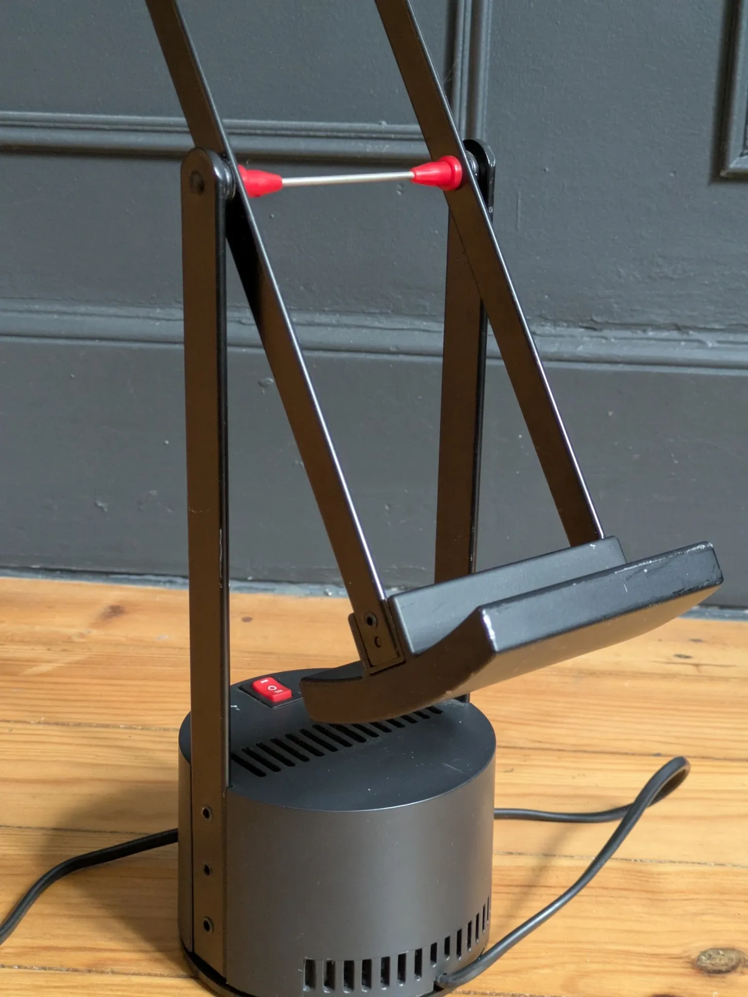 Lampe bureau 'Tizio ''Richard  Sapper pour Artemide.Edition originale