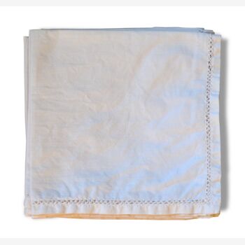 Embroidered tablecloth and its eight towels