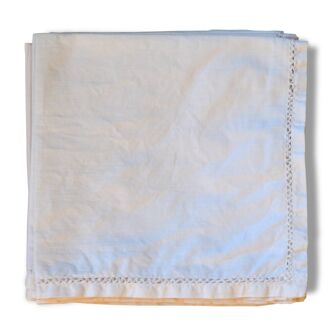 Nappe brodée et ses huit serviettes