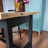Farm table