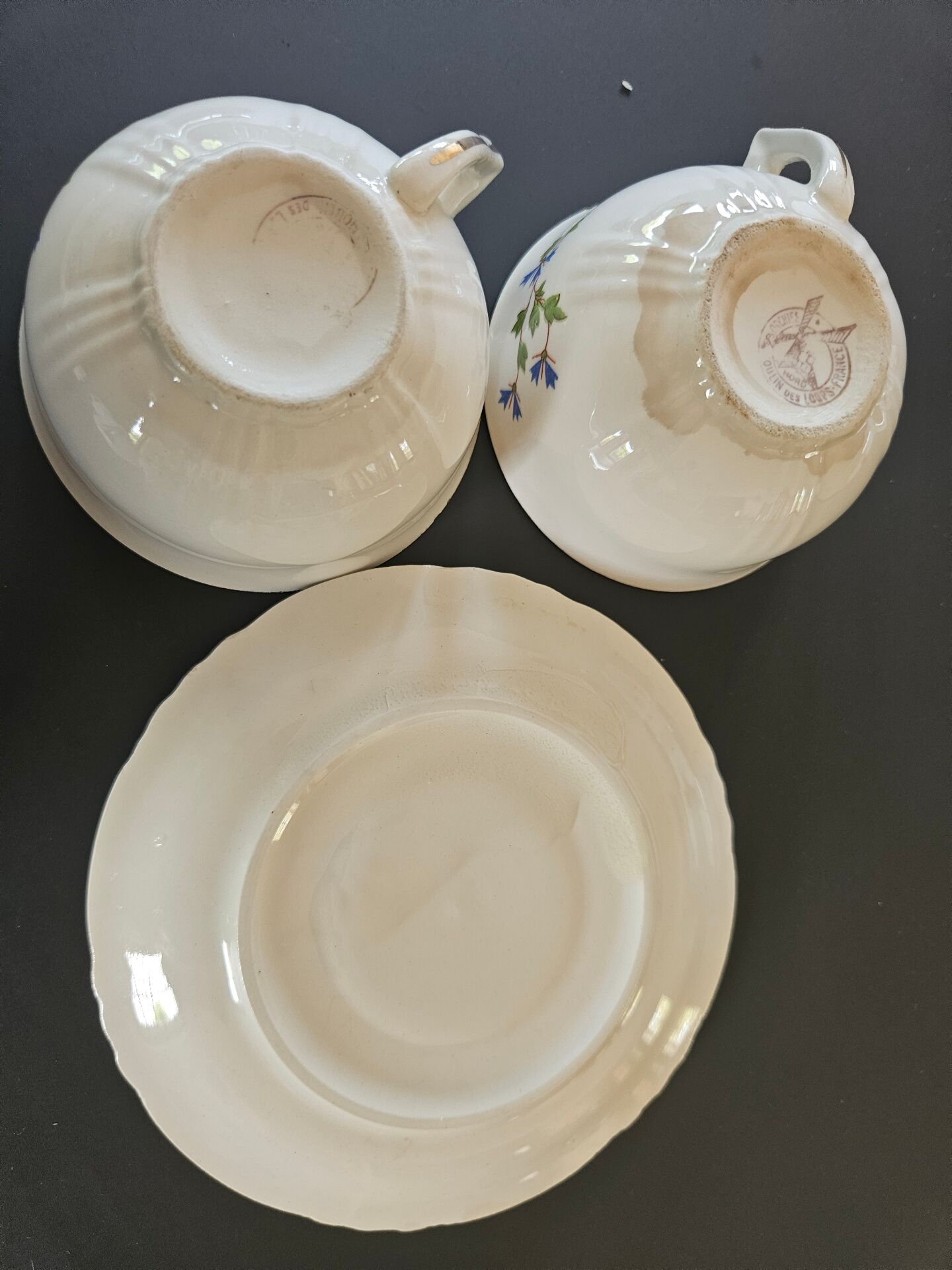 charming set of 4 cups and their 4 matching saucers in earthenware