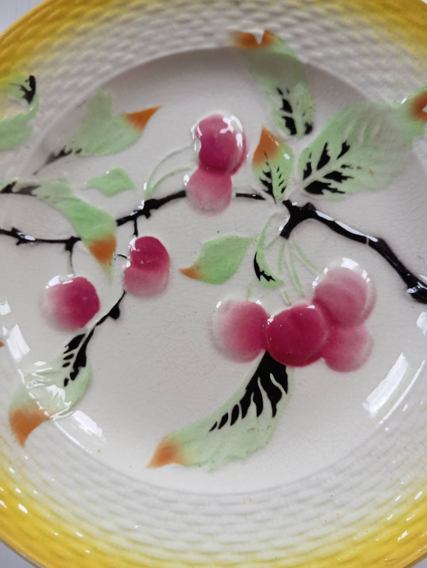 6 Art Deco dessert plates in barbotine. Moulin des Loups.
