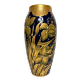 Lucien Michelaud, Limoges, grand vase en porcelaine bleu de four à décor d'iris