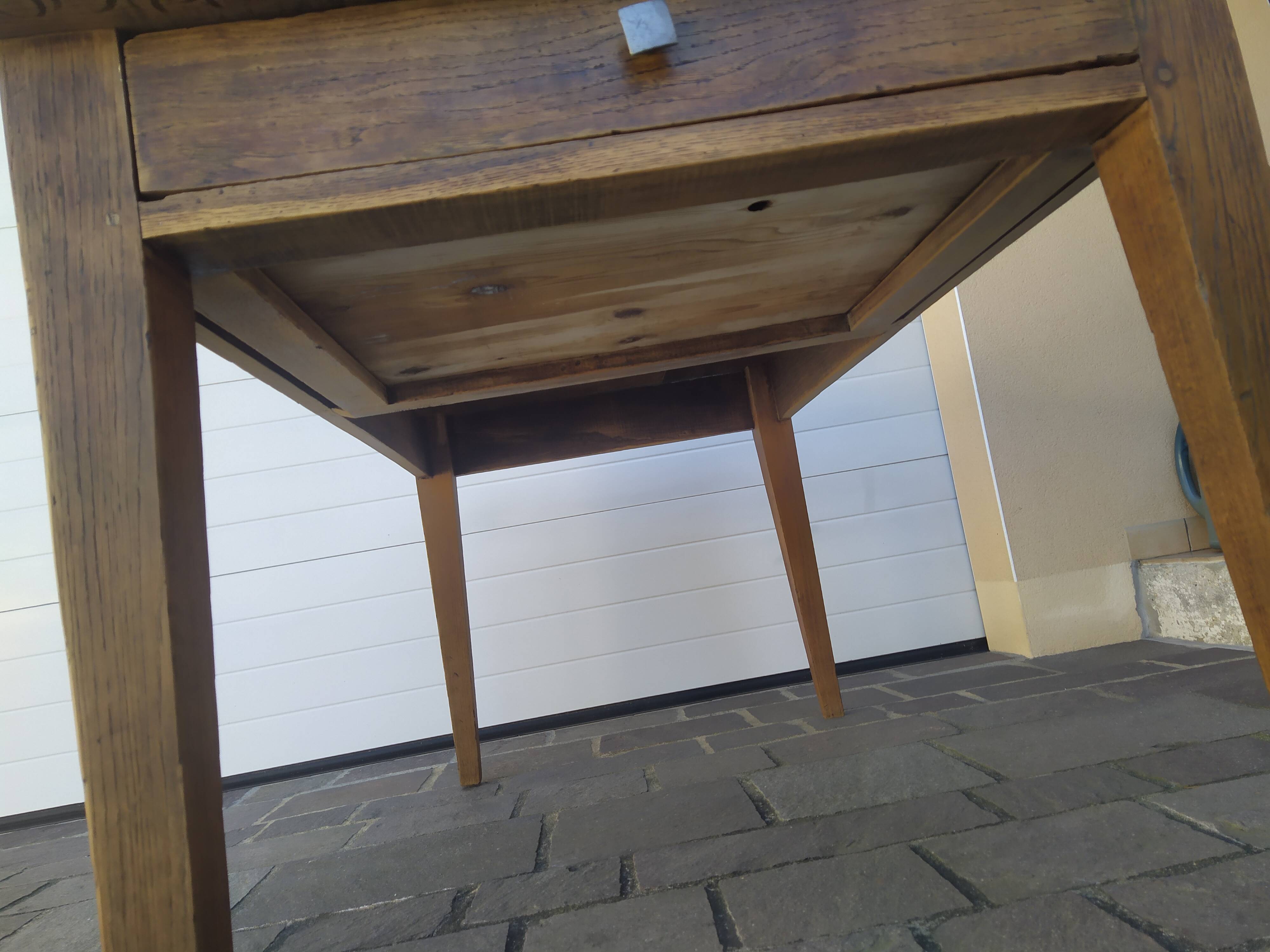 Farm table