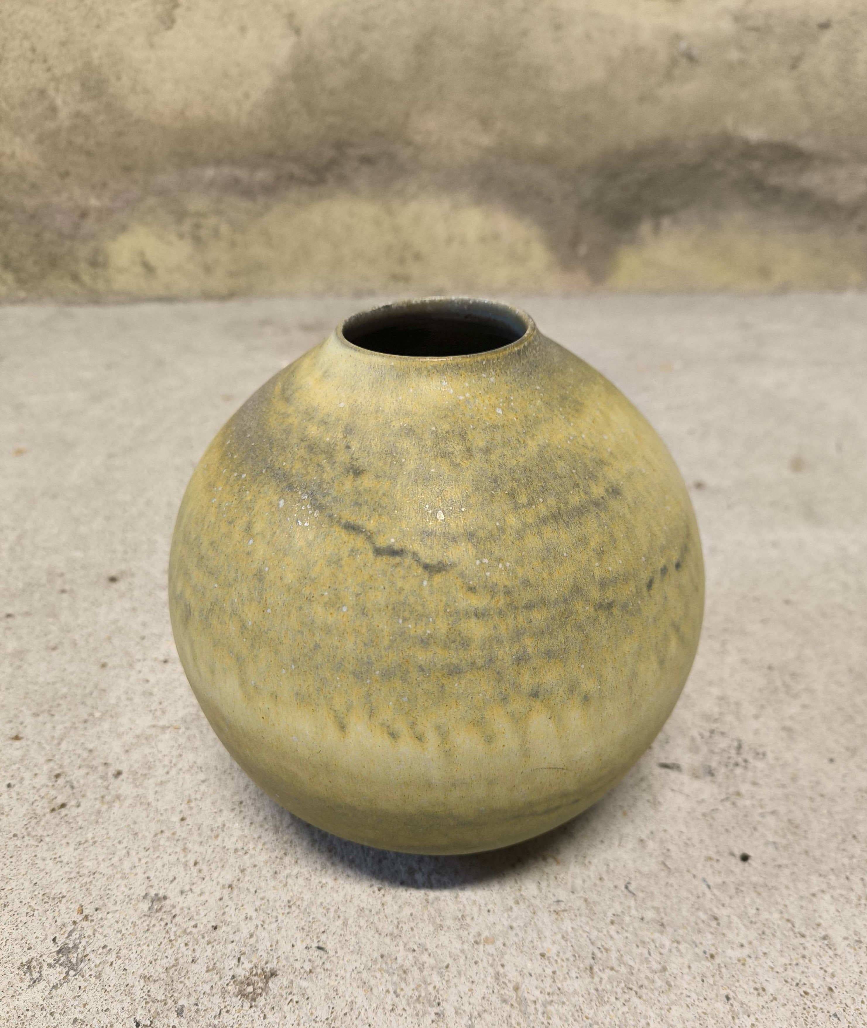 Round ceramic vase