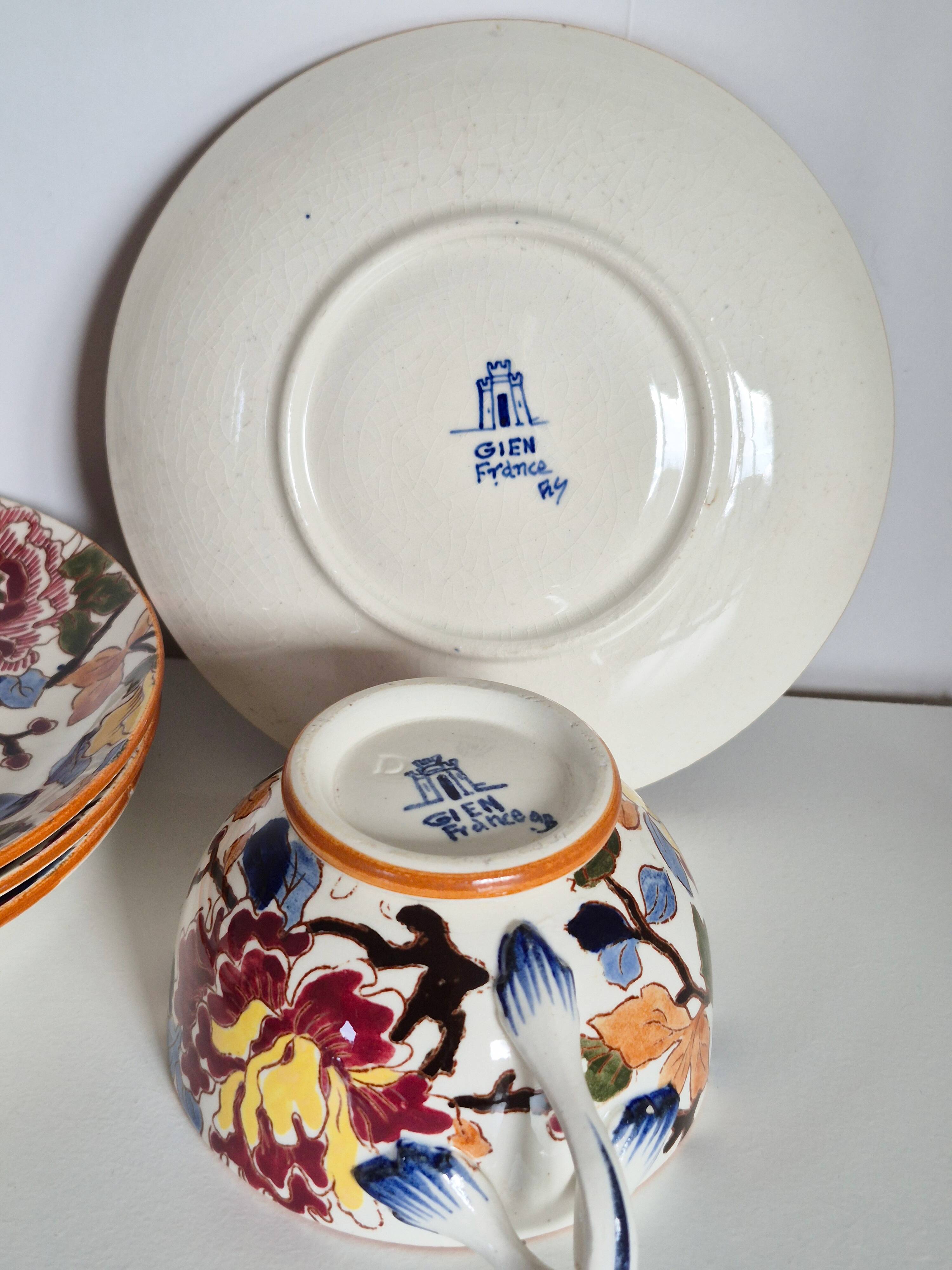 Cups (3) and saucers (6) for coffee in Gien earthenware, "Peonies" pattern.