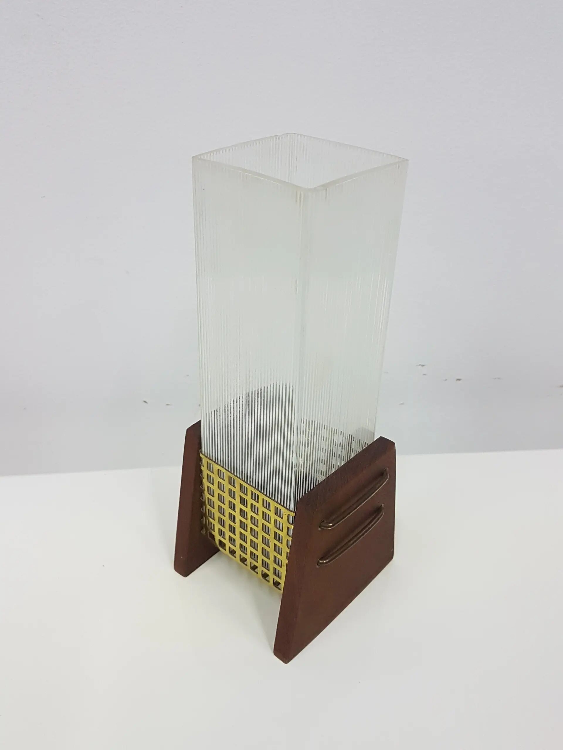 Support de bougie, teck brun, verre clair, Danemark, années 1960.
