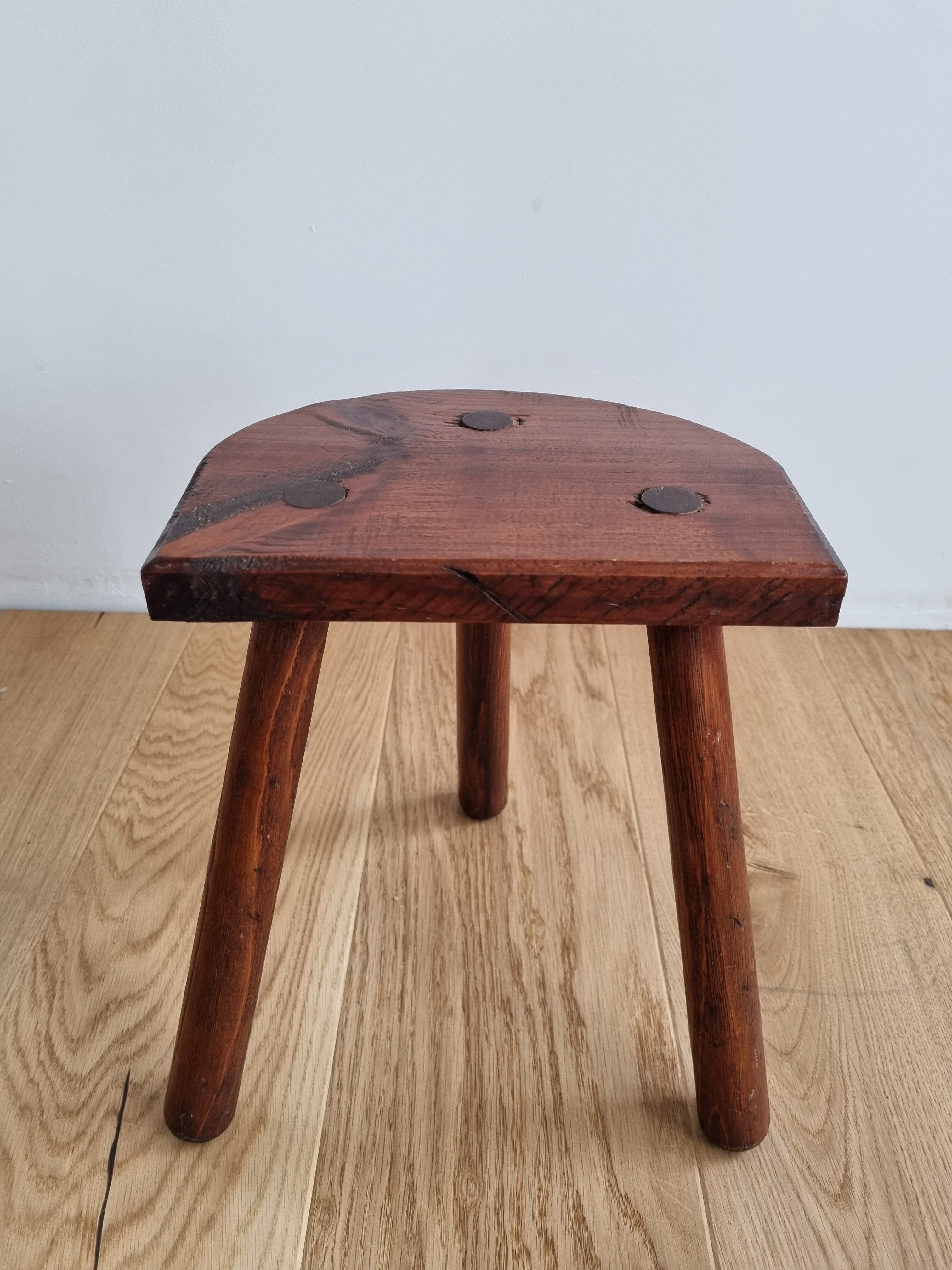 Shepherd tripod stool