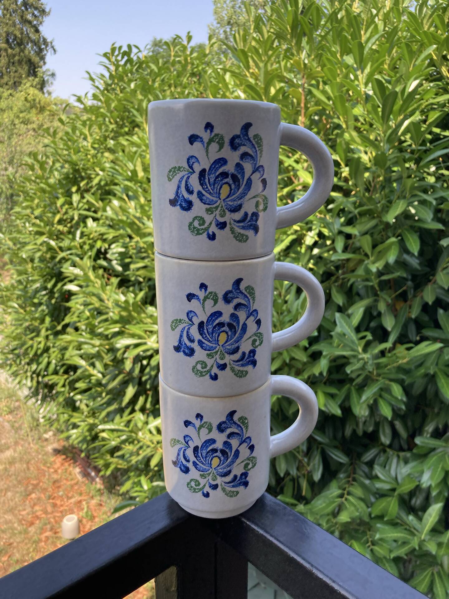 Fribourg Faience Saint Amand design 70 cup