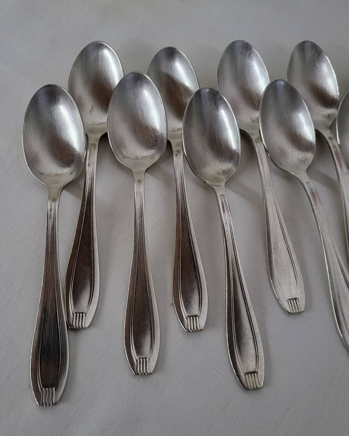 Manufrance 12 small silver-plated metal spoons / white