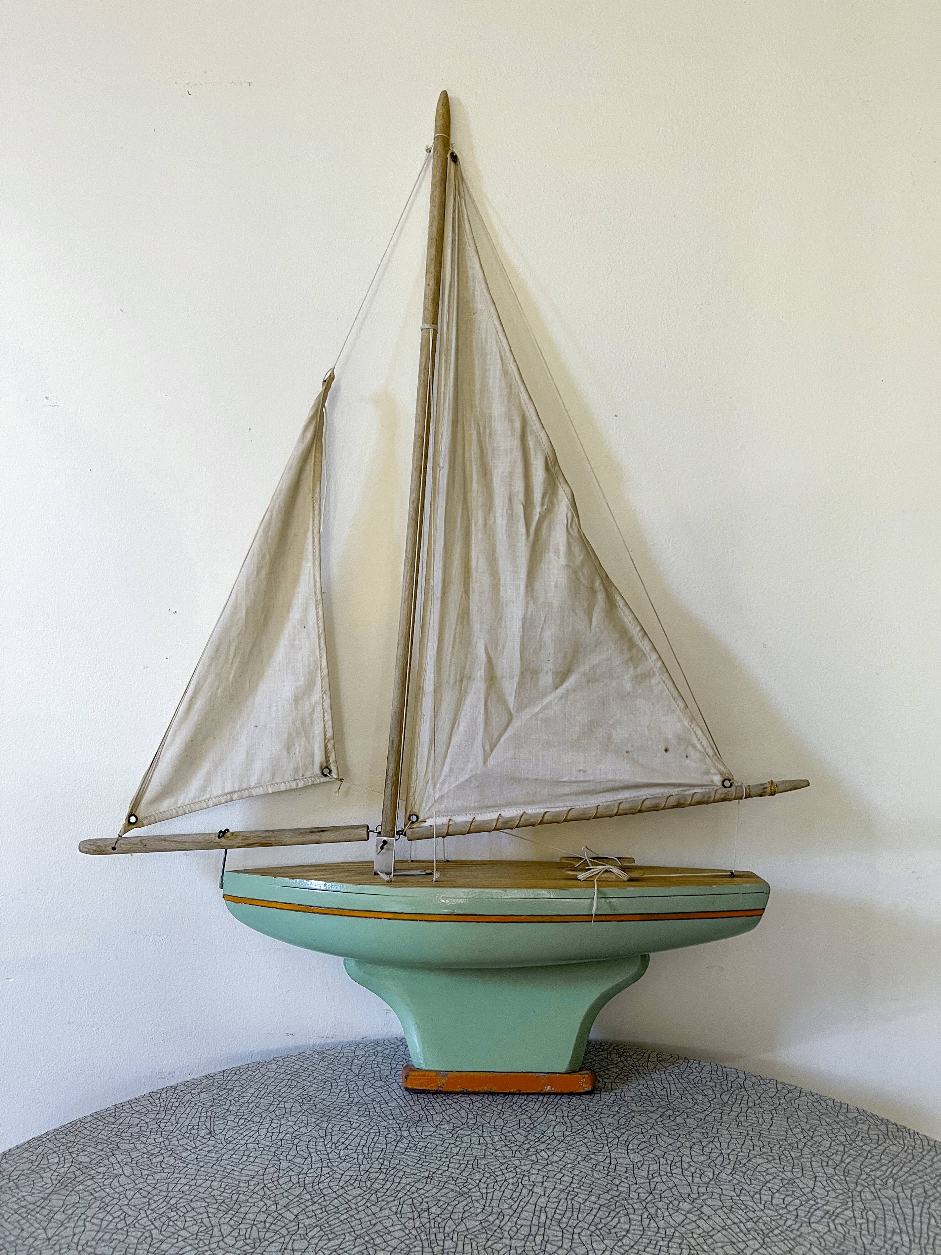 Tirot 401 wooden basin sailboat, old toy