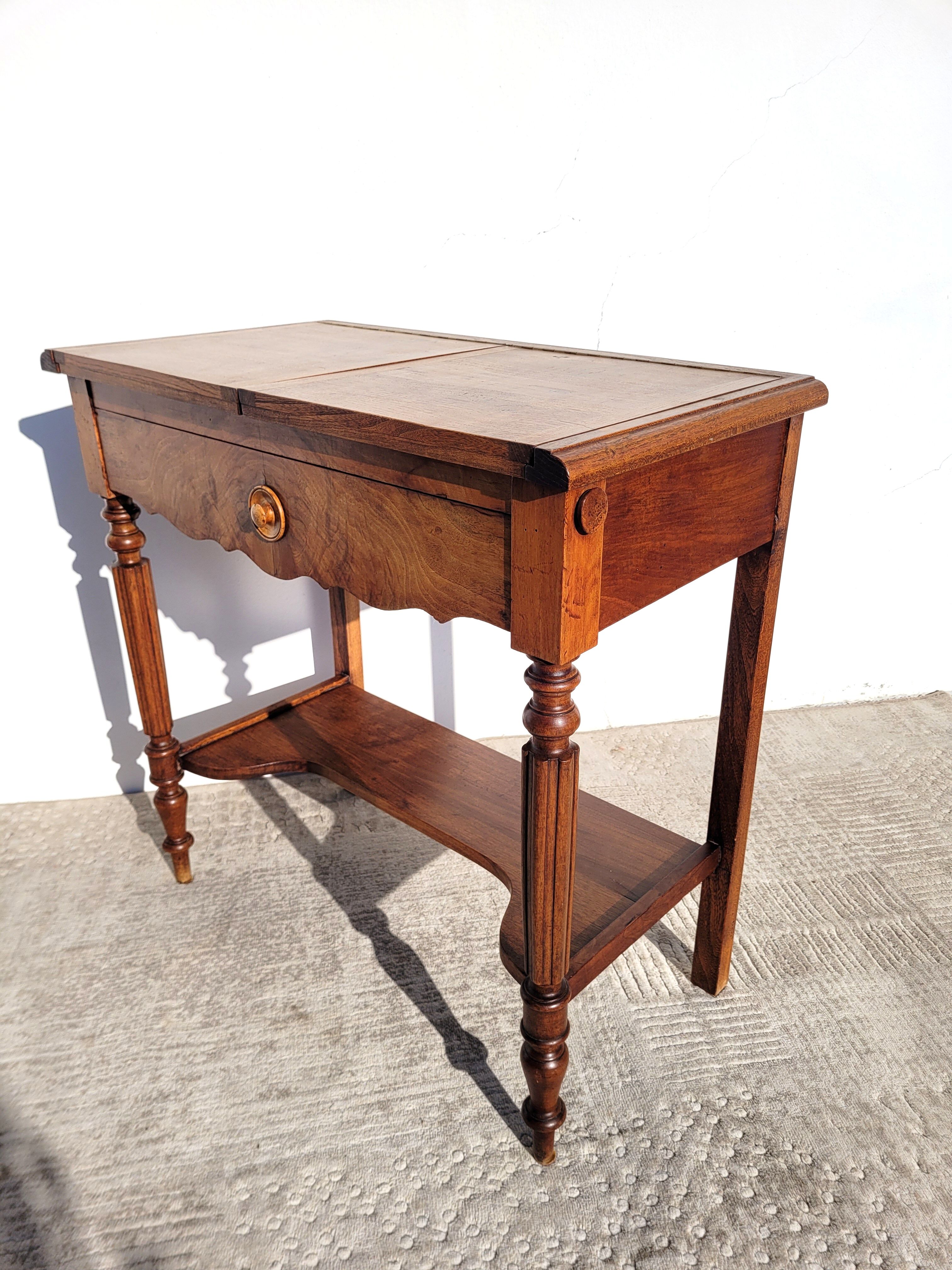 Meuble coiffeuse noyer Louis Philippe