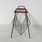 Table à carreaux vintage avec porte-journaux, porte-revues