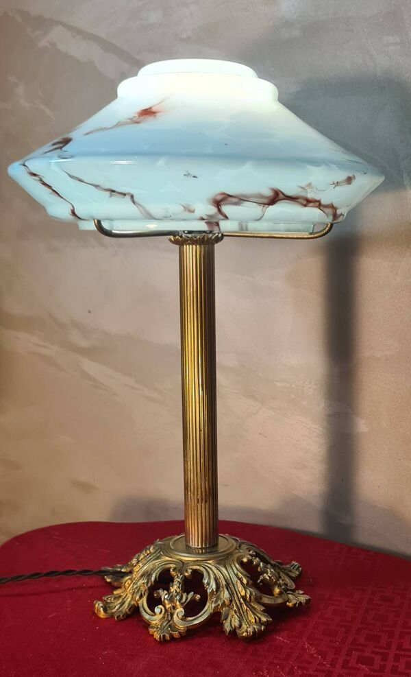 lampe bronze  et laiton art deco  opaline marbré 45x30 av nouvelle elec int