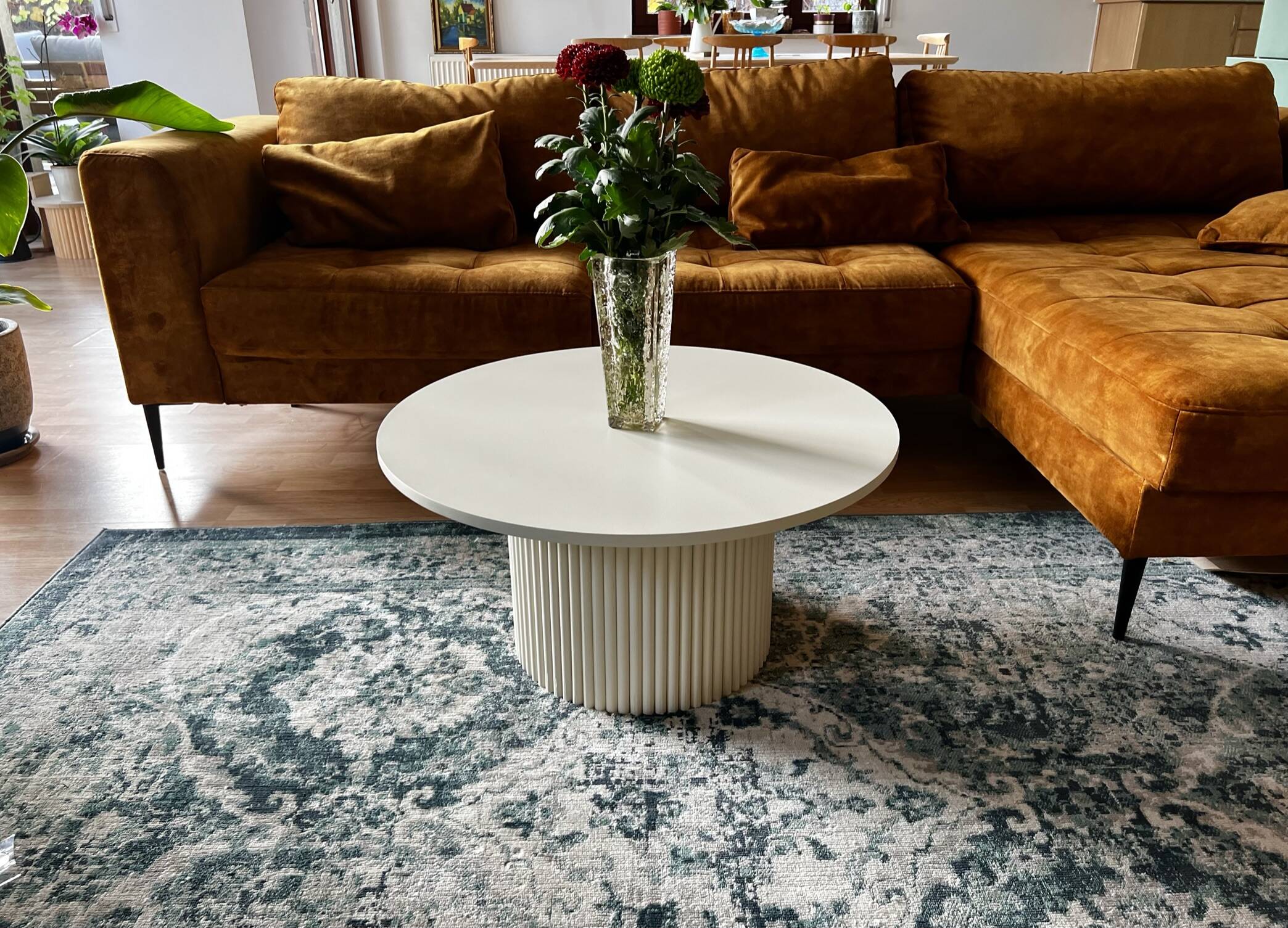 table basse ronde cannelée beige clair Ø 70 cm