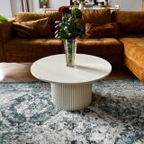 table basse ronde cannelée beige clair Ø 70 cm