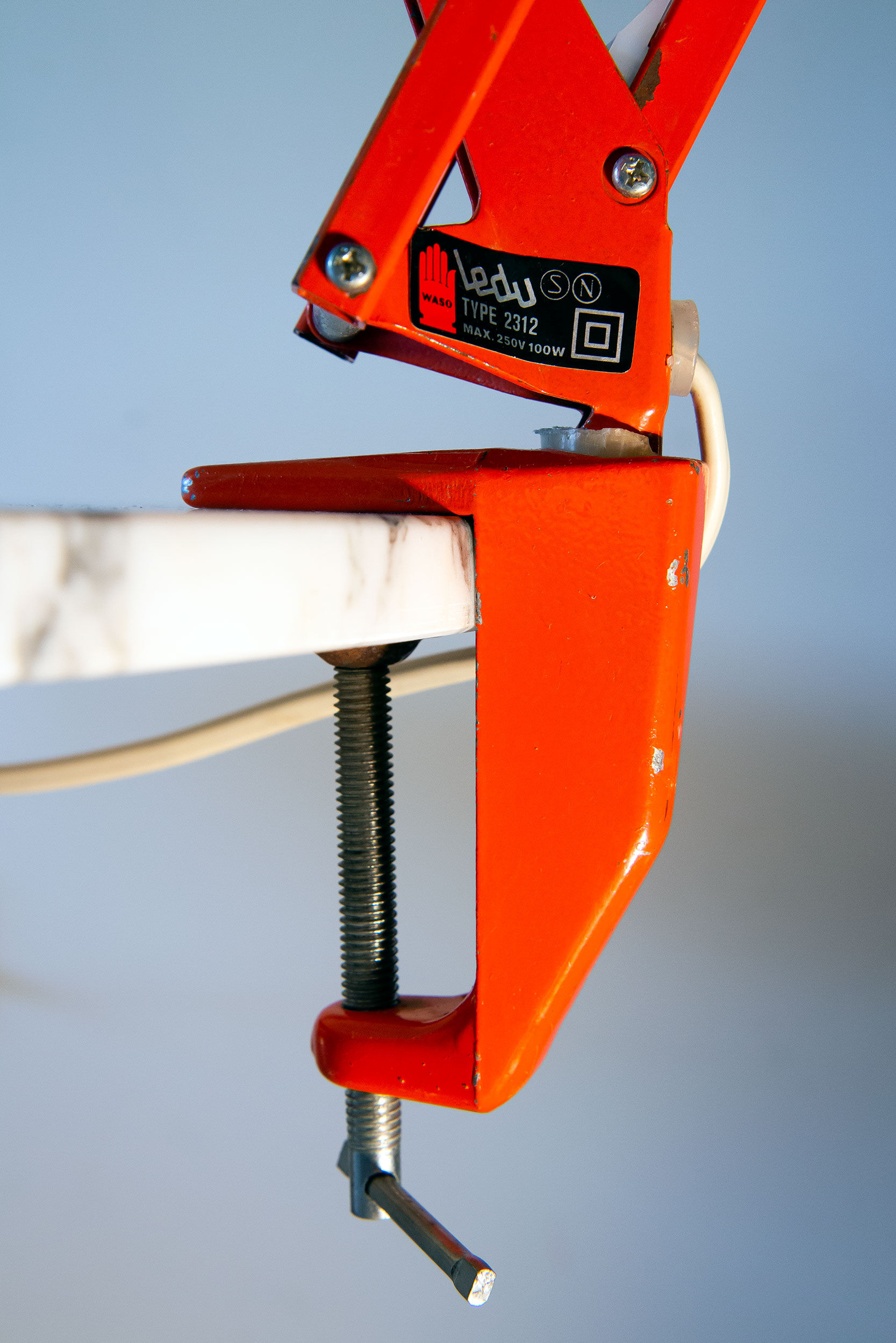 Lampe d'architecte Ledu orange, France 1970