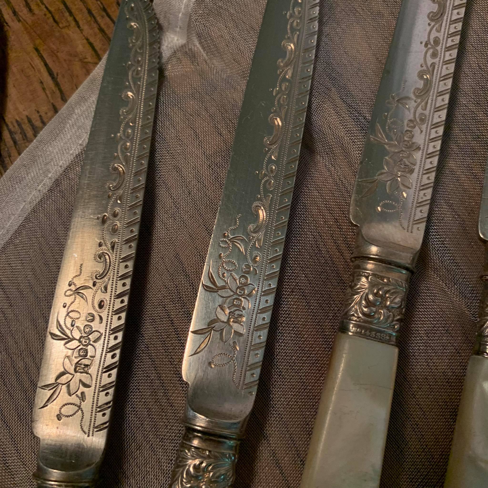 Lot de couverts à fruit armoiries