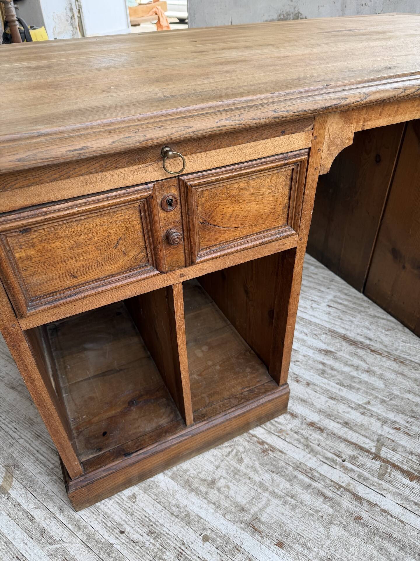 Counter or desk in oak from the 1950s.