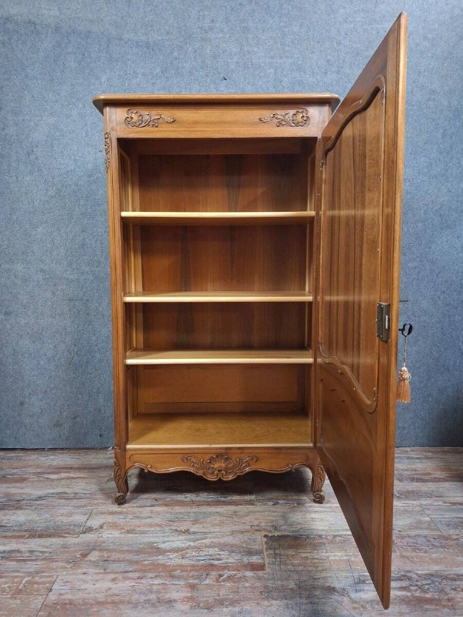 Louis XV style wardrobe in solid wood.