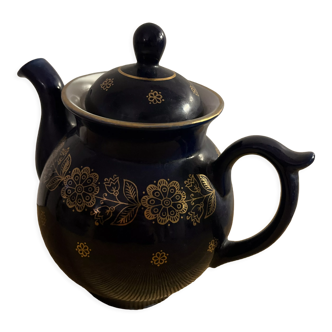 Porcelain teapot