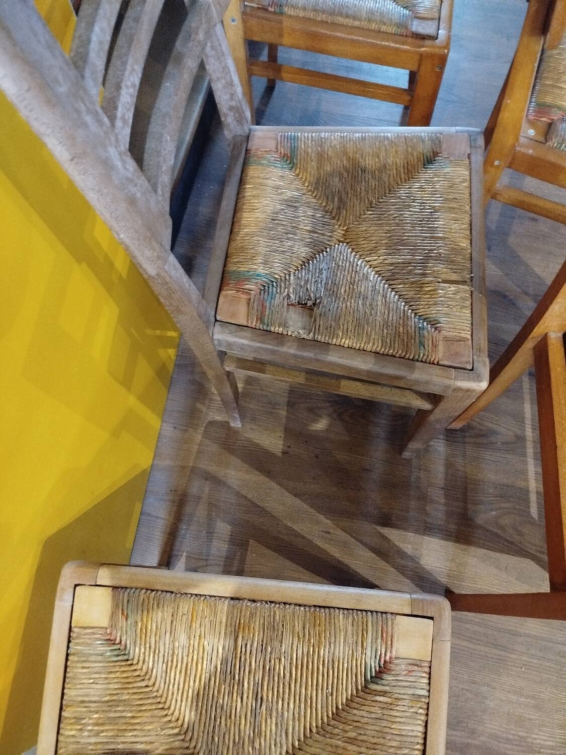 Set of 5 wood and straw chairs