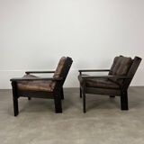 Living room sofa and brutalist armchairs in leather and wood, 70s, chalet style