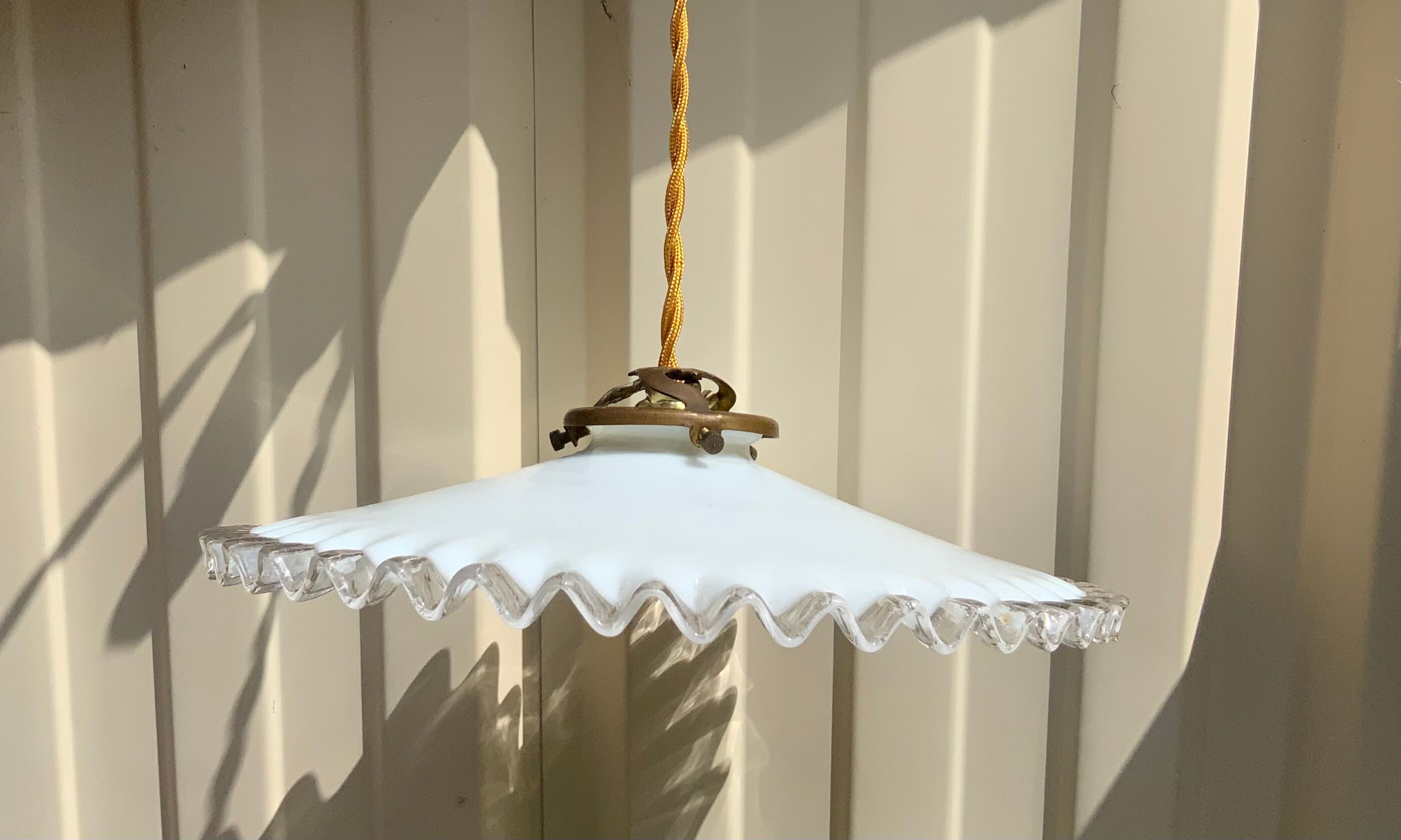 Vintage opaline suspension white wavy threads and gold socket retro firm style