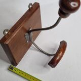 Double hook in metal and wood