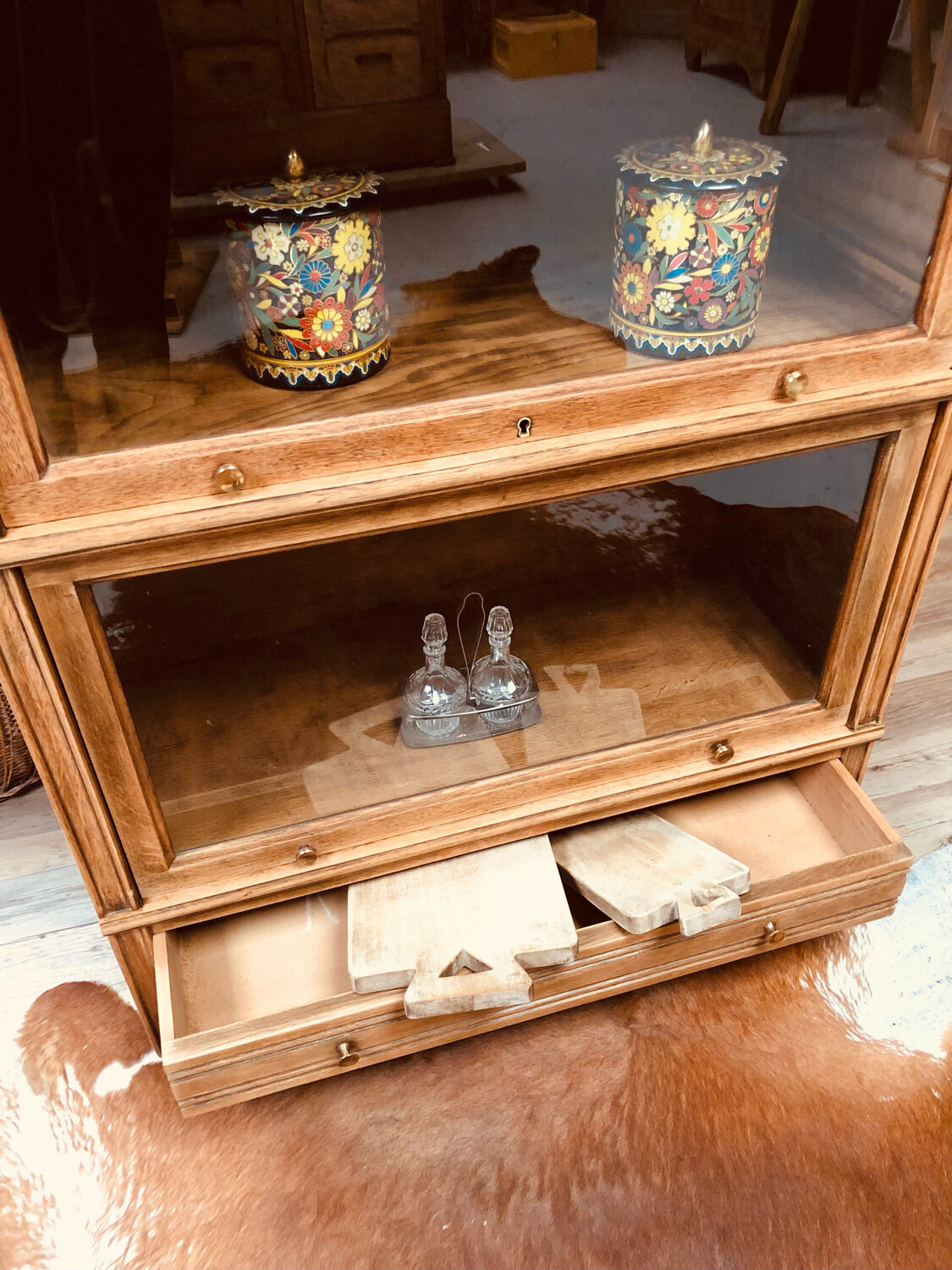 MD oak dresser furniture