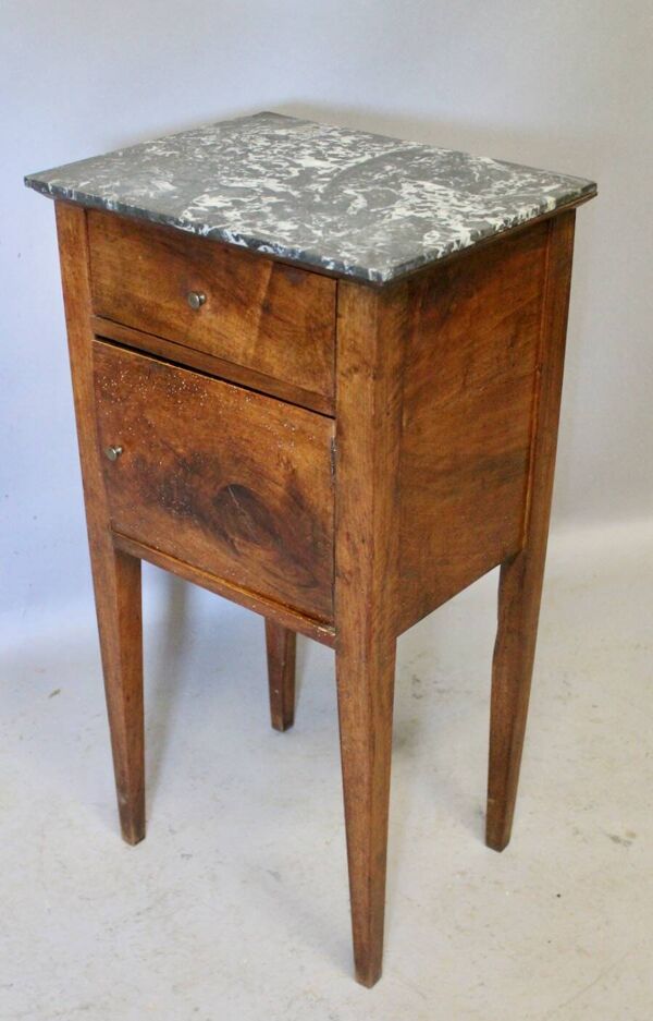 Chevet Directoire en noyer dessus marbre