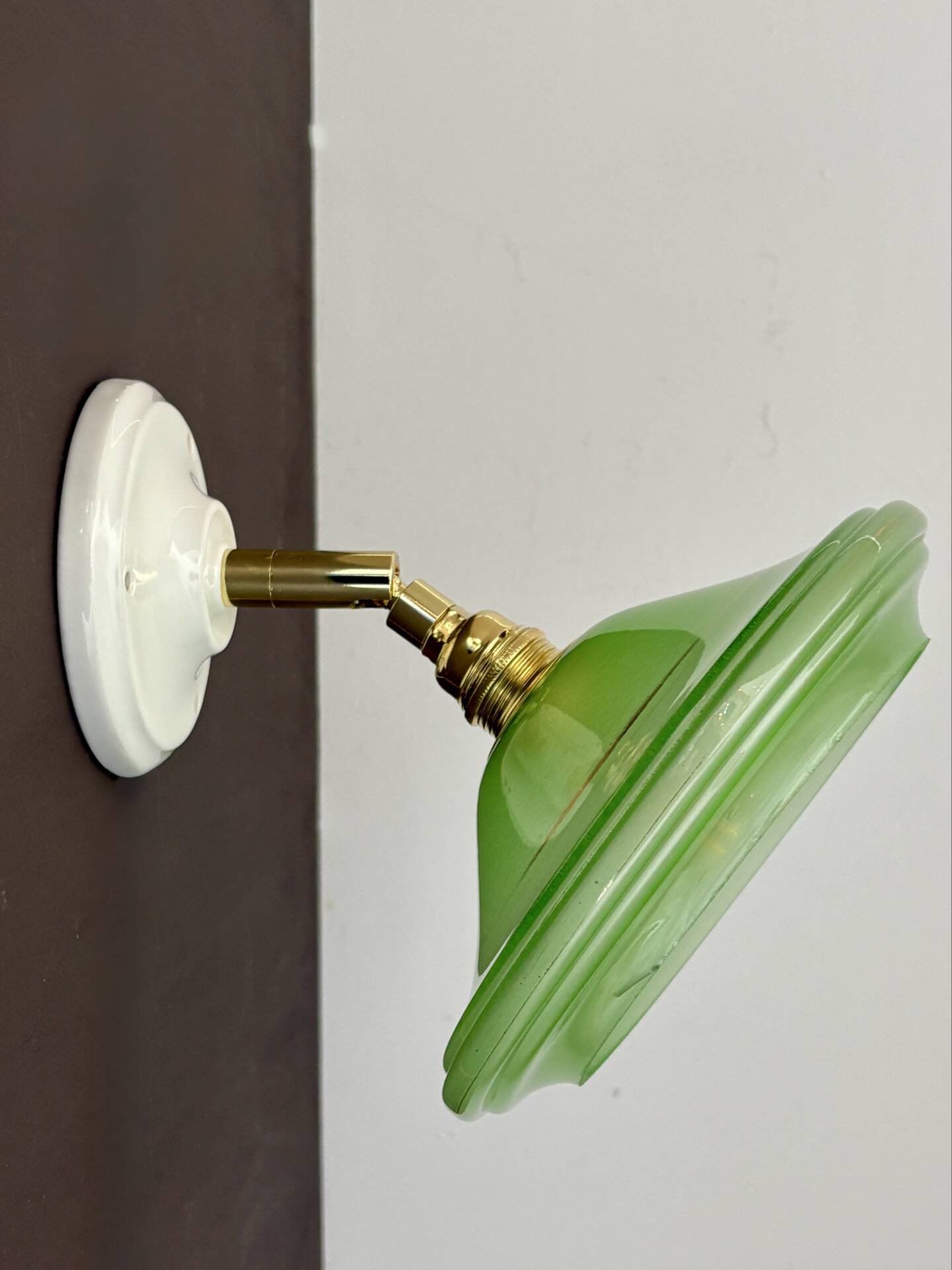 Vintage lampshade in green and gold glass