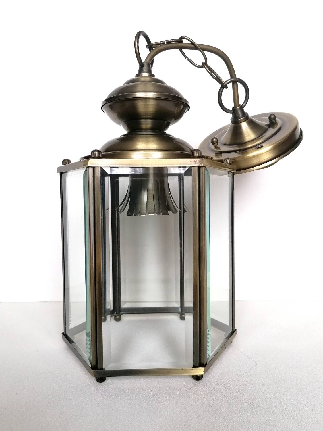 Lantern pendant light with beveled glasses