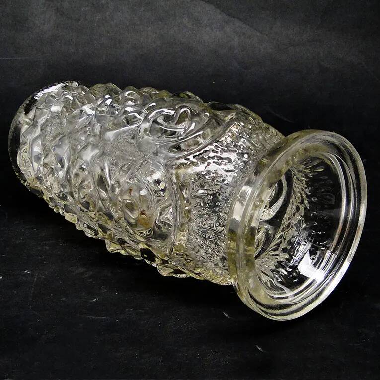 Vase avec des roses, moderne du milieu du siècle, en verre pressé, Huta Laura, Pologne, années 1970