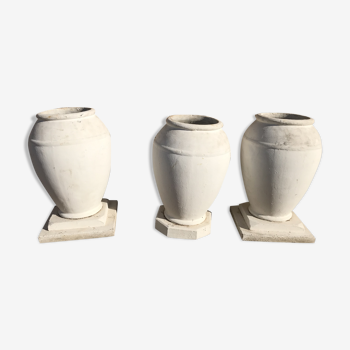 Lot of 3 stone jars