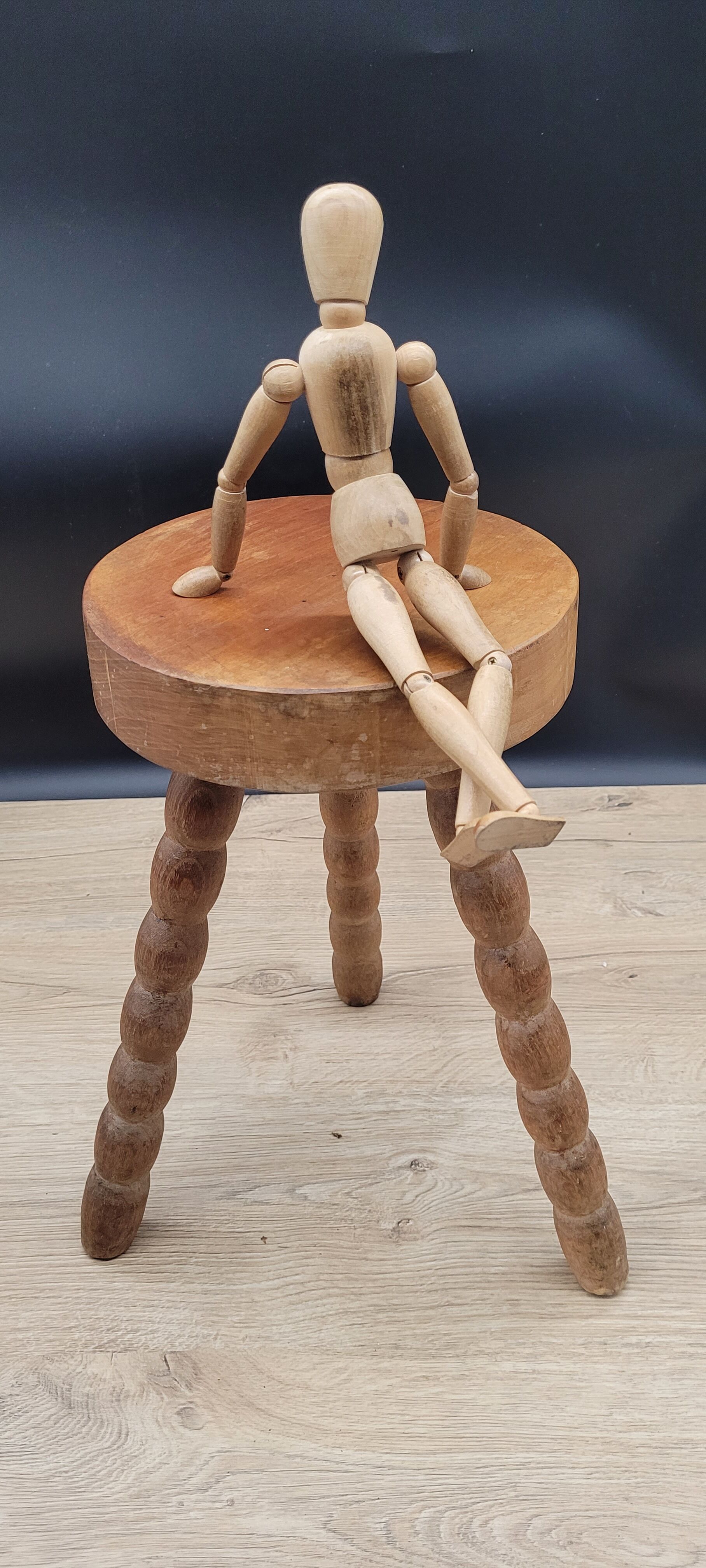 Tripod stool feet balls thick sitting