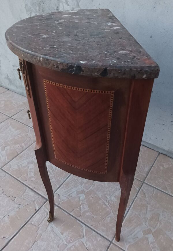 Commode demi-lune style Louis XV en placage de noyer