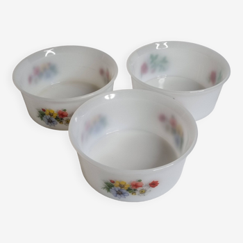 Set of 3 vintage Arcopal salad bowls, 18 cm