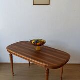 Table ovale décorée en bois Suède.