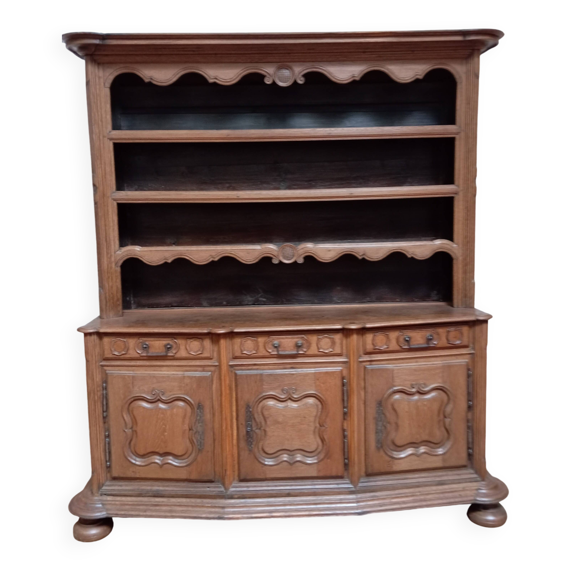 18th century oak three-door dresser