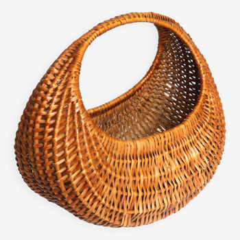 Rattan gondola basket