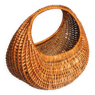 Rattan gondola basket