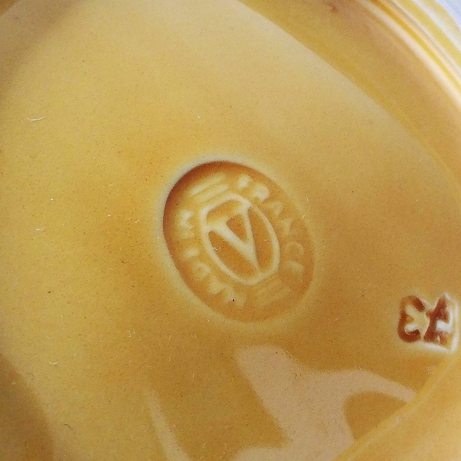 Ceramic pocket emptier