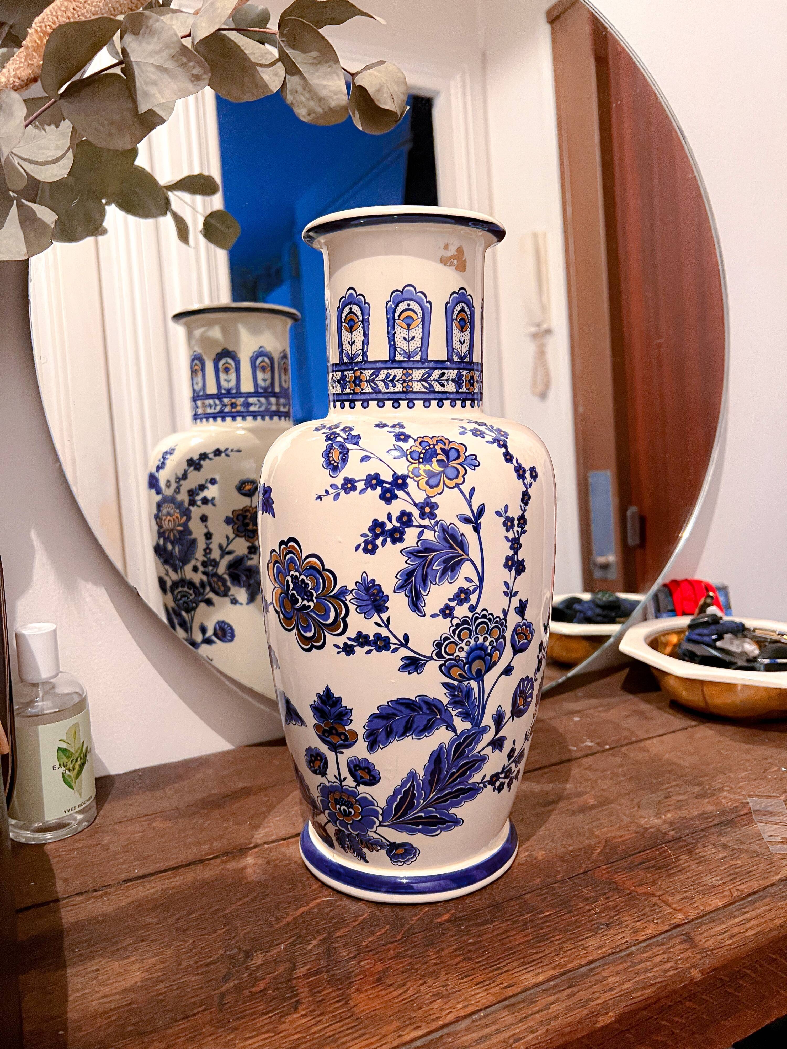 Chinese vase early twentieth century