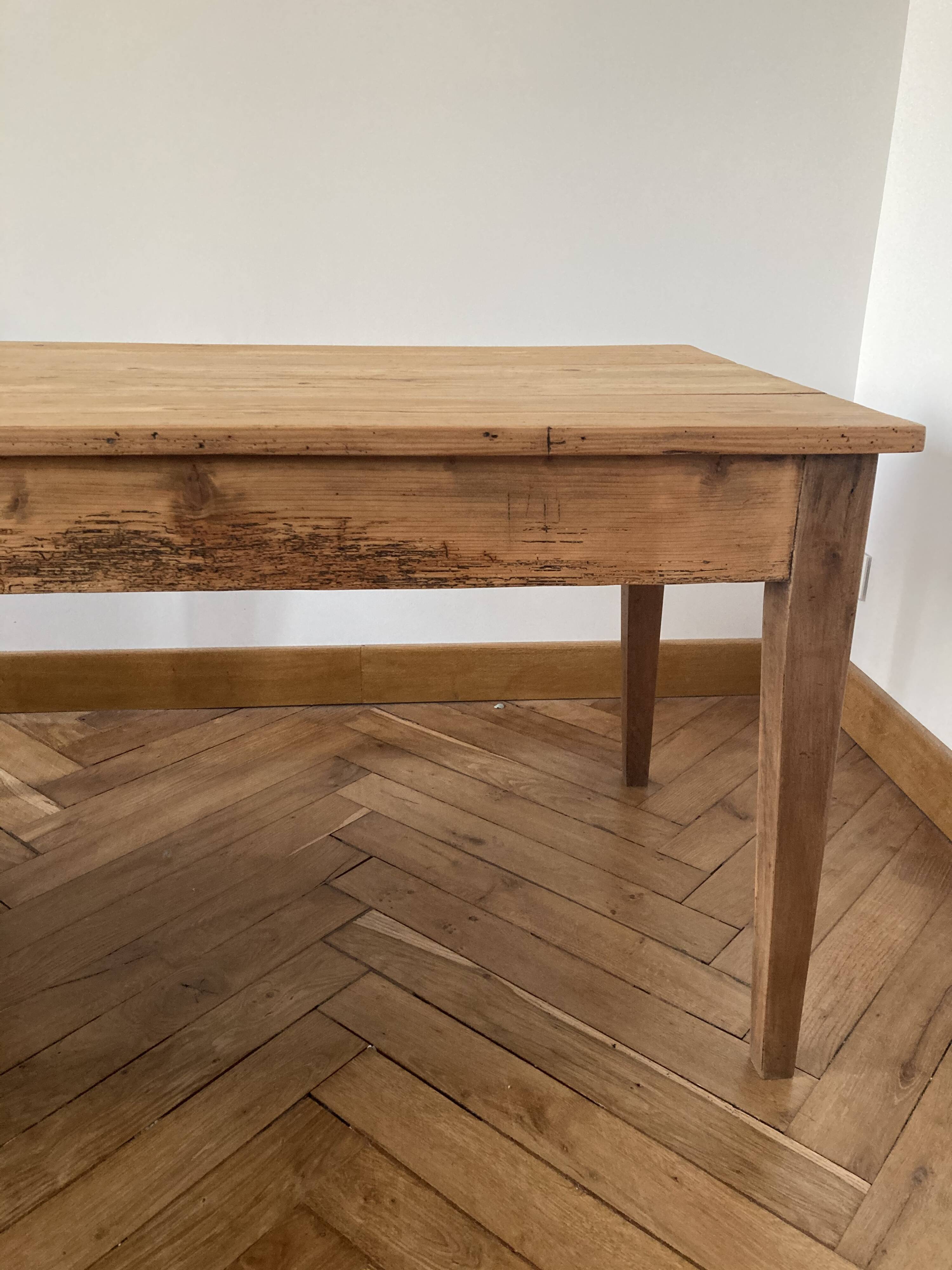 Farm table
