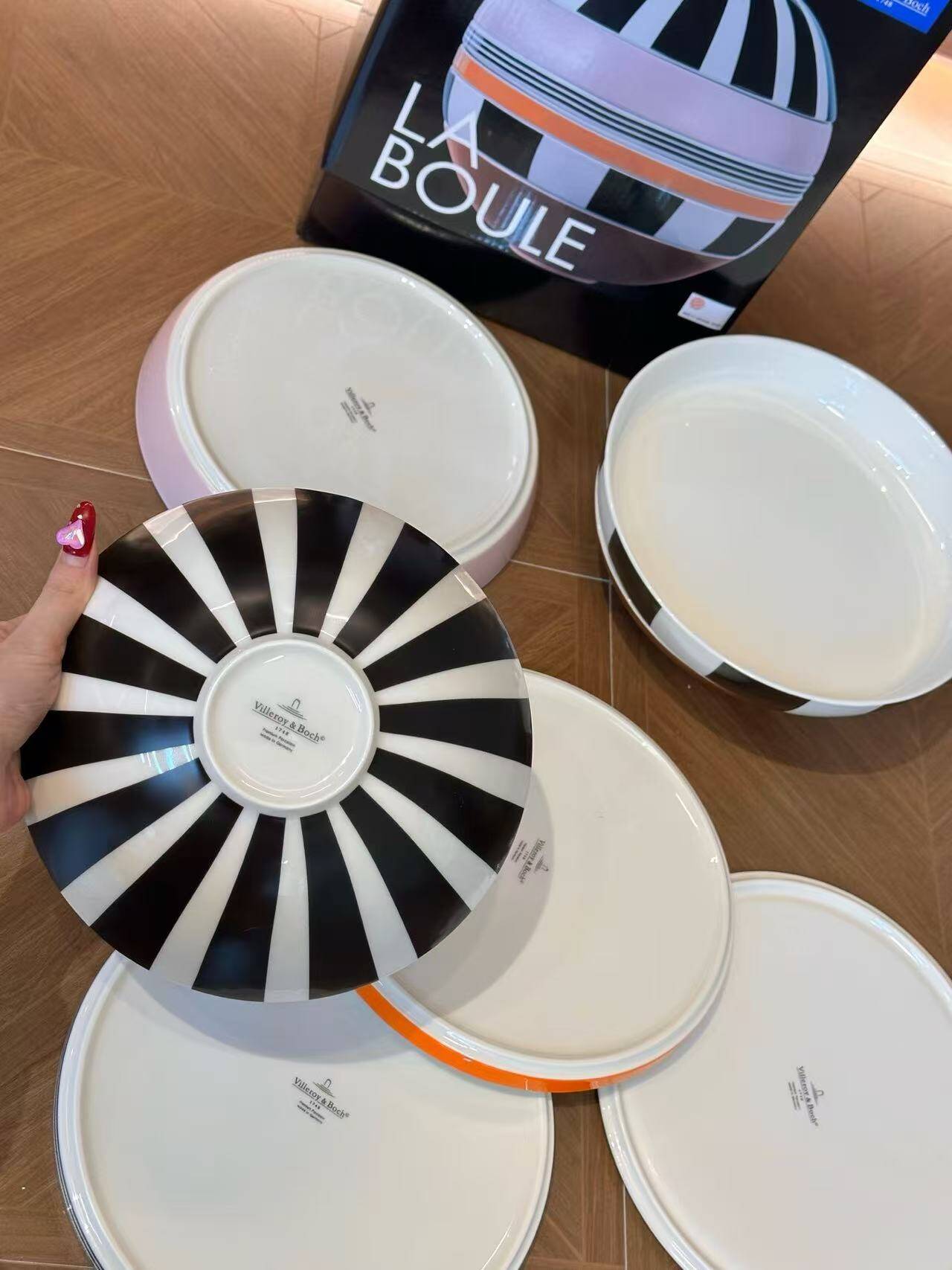 Villeroy & Boch La Boule Memphis – Service de table en porcelaine de 7 pièces